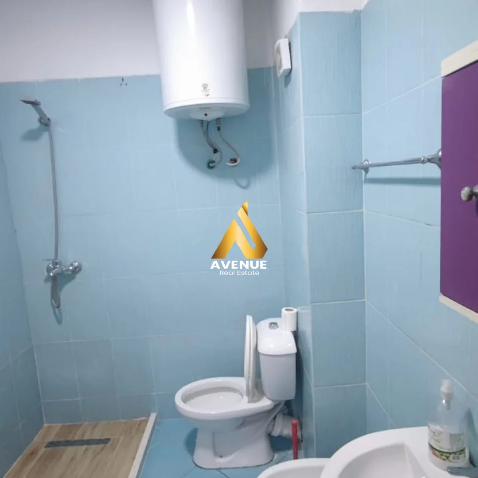 Tirane, jepet me qera apartament 2+1+Ballkon Kati 4, 85 m² 450 € (astir)