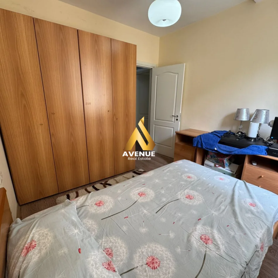 Tirane, jepet me qera apartament 2+1+Ballkon Kati 2, 100 m² 700 € (kodra e diellit)