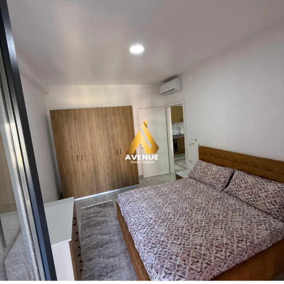 Tirane, jepet me qera apartament 1+1+Ballkon Kati 2, 65 m² 450 € (sokrat miho)