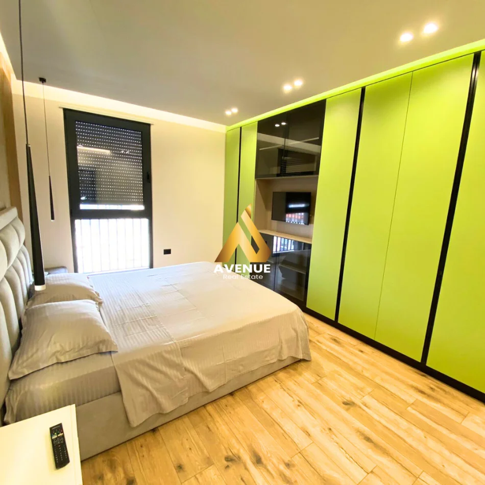 Tirane, jepet me qera apartament 2+1+Ballkon Kati 9, 110 m² 1.400 € (liman kaba)