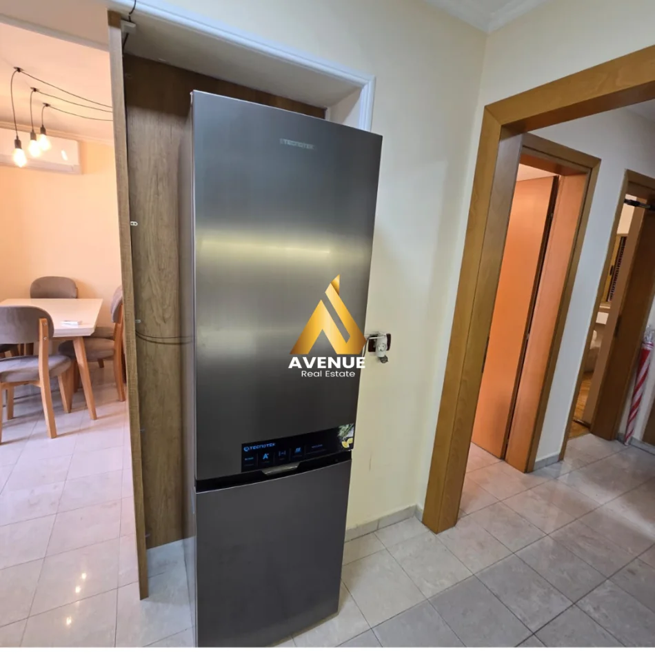 Tirane, jepet me qera apartament 1+1+Ballkon Kati 5, 60 m² 600 € (RESHIT PETRELA)