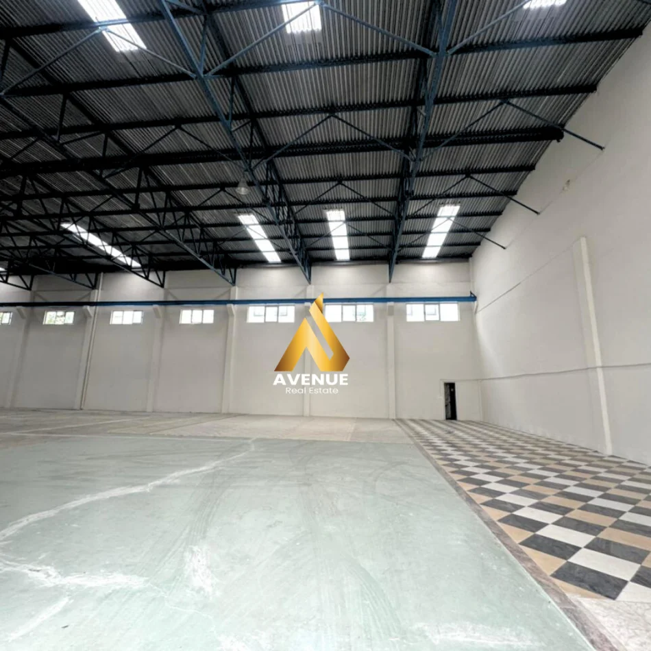 Tirane, jepet me qera magazine Kati 0, 850 m² 4.500 € (vore)