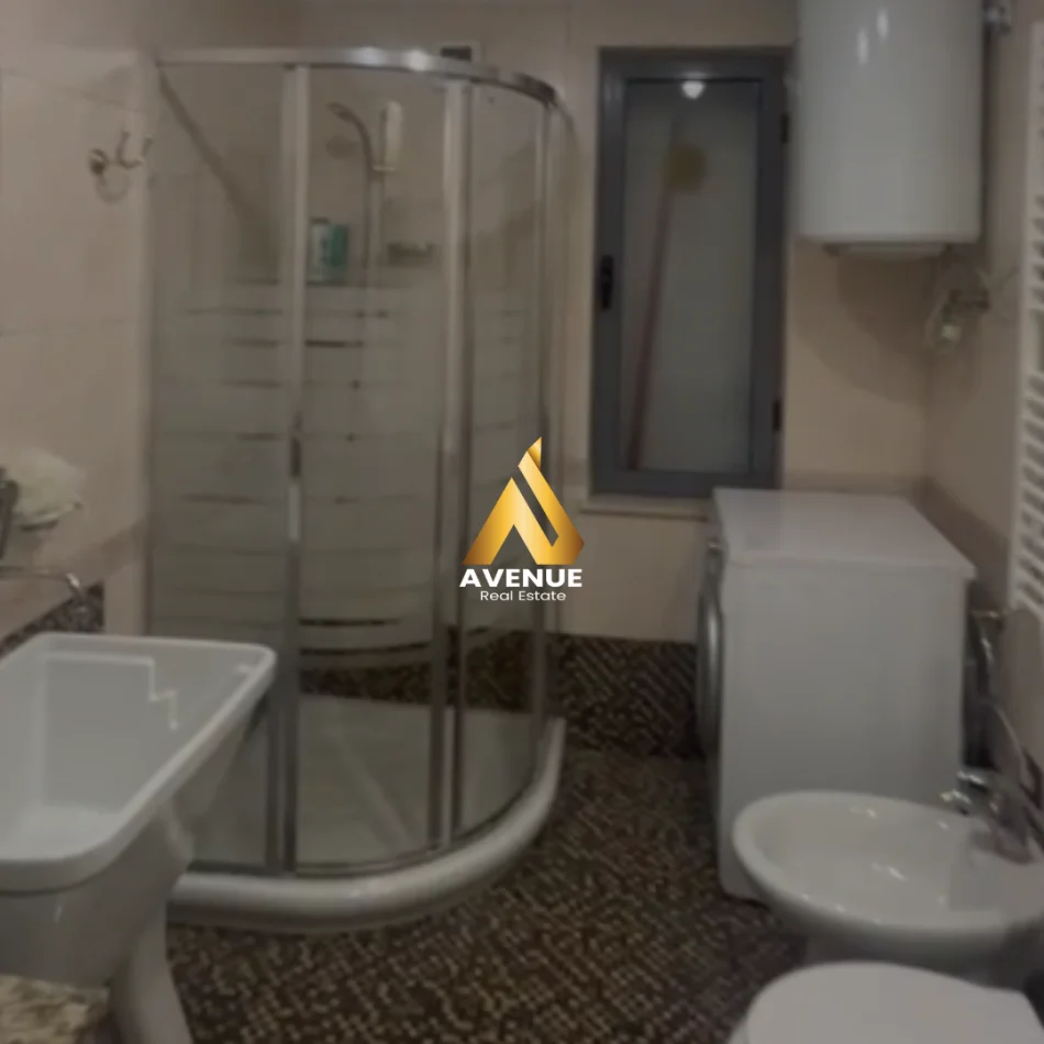 Tirane, shitet apartament 2+1+Ballkon Kati 7, 112 m² 360.000 € (rruga e barrikadave)