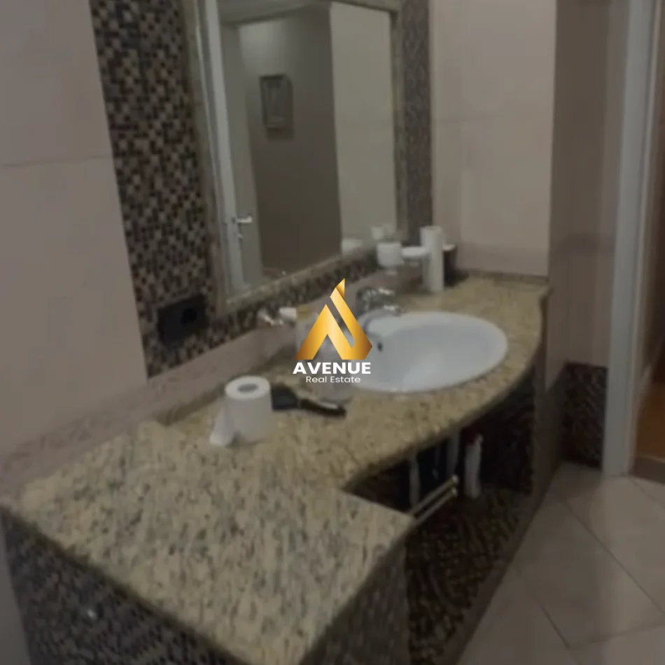 Tirane, shitet apartament 2+1+Ballkon Kati 7, 112 m² 360.000 € (rruga e barrikadave)