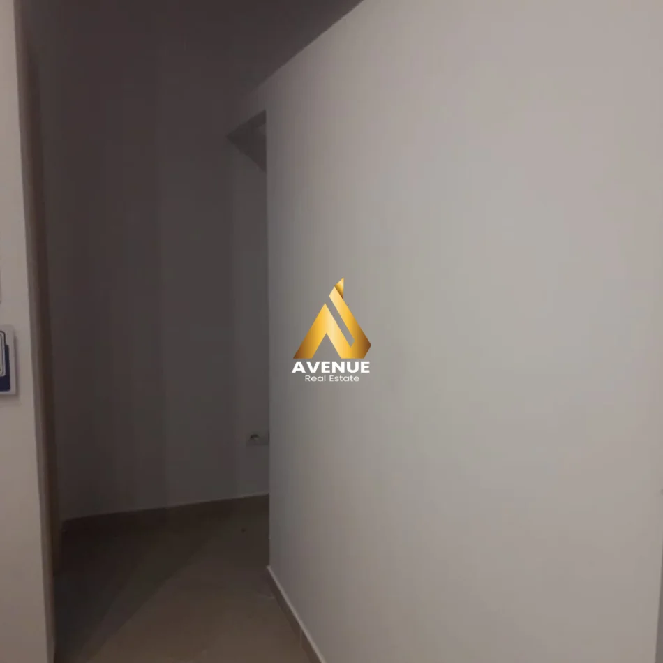 Tirane, jepet me qera dyqan Kati 0, 30 m² 300 € (KINOSTUDIO)