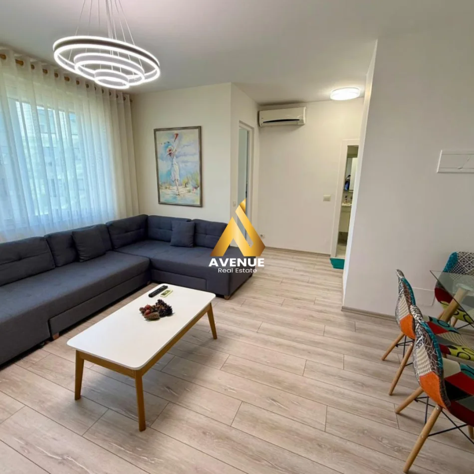 Tirane, jepet me qera apartament 1+1+Ballkon Kati 8, 70 m² 800 € (rruga e kosovareve)