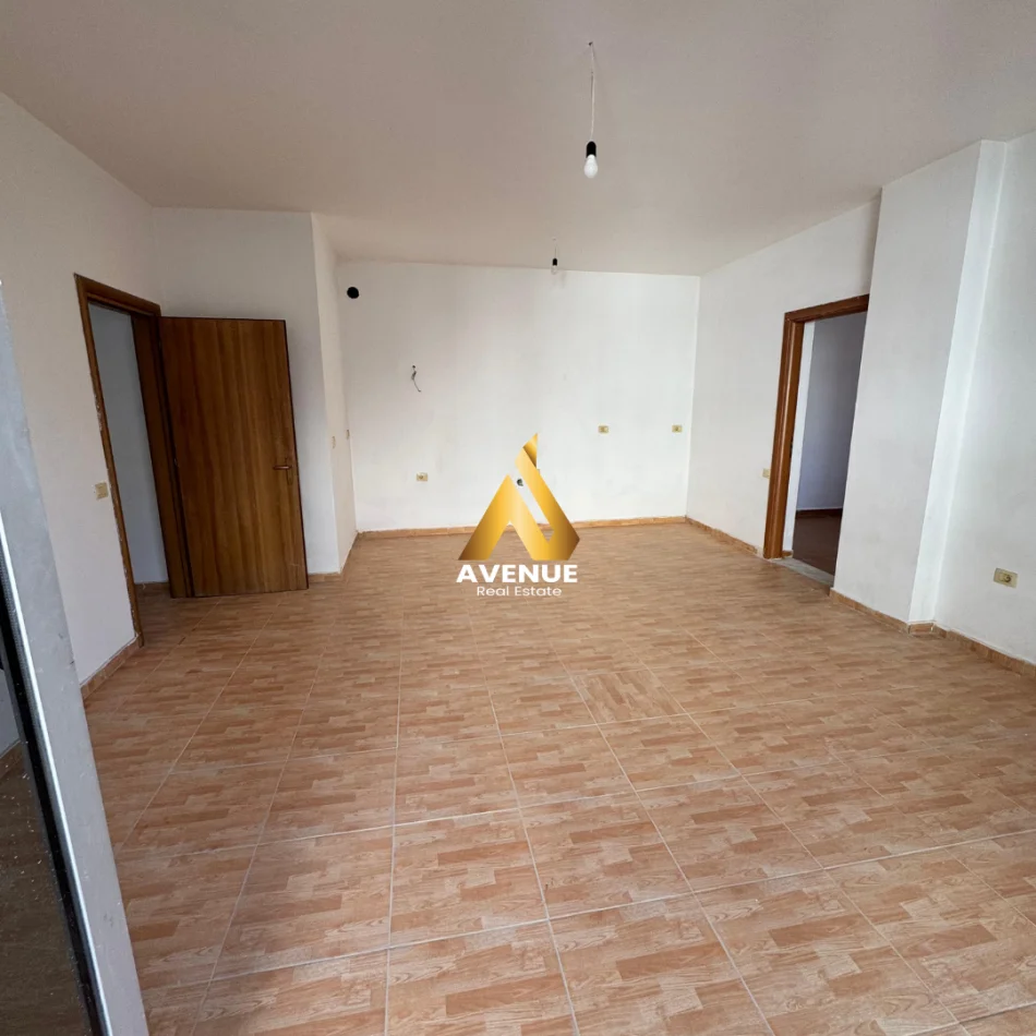 Tirane, shitet apartament 3+1+Ballkon Kati 2, 132 m² 193.000 € (Bill Klinton)