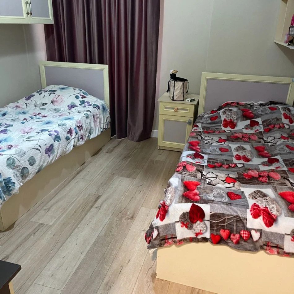 Tirane, jepet me qera apartament 2+1+Ballkon Kati 3, 103 m² 10.000 € (kopshti zoologjik)