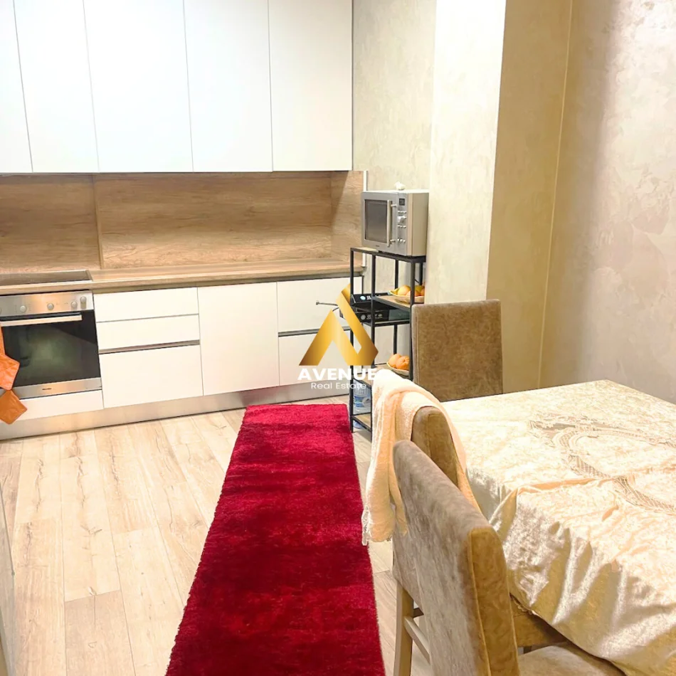 Tirane, jepet me qera apartament 2+1+Ballkon Kati 3, 103 m² 10.000 € (kopshti zoologjik)