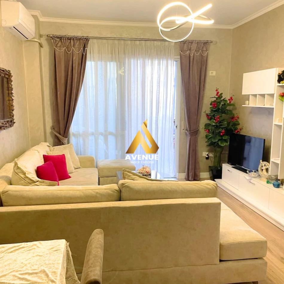 Tirane, jepet me qera apartament 2+1+Ballkon Kati 3, 103 m² 10.000 € (kopshti zoologjik)