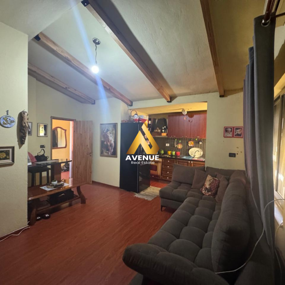 Tirane, shitet apartament 1+1+Ballkon Kati 5, 87 m² 191.200 € (Vaso pasho)