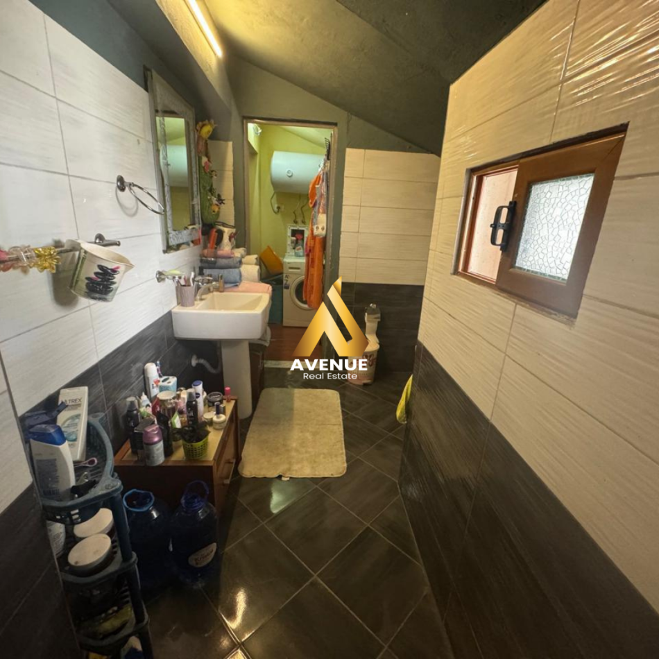 Tirane, shitet apartament 1+1+Ballkon Kati 5, 87 m² 191.200 € (Vaso pasho)