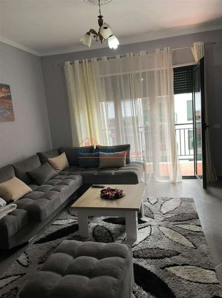 Tirane, jepet me qera apartament 1+1+Ballkon Kati 3, 78 m² 500 € (Kompleksi Green City)