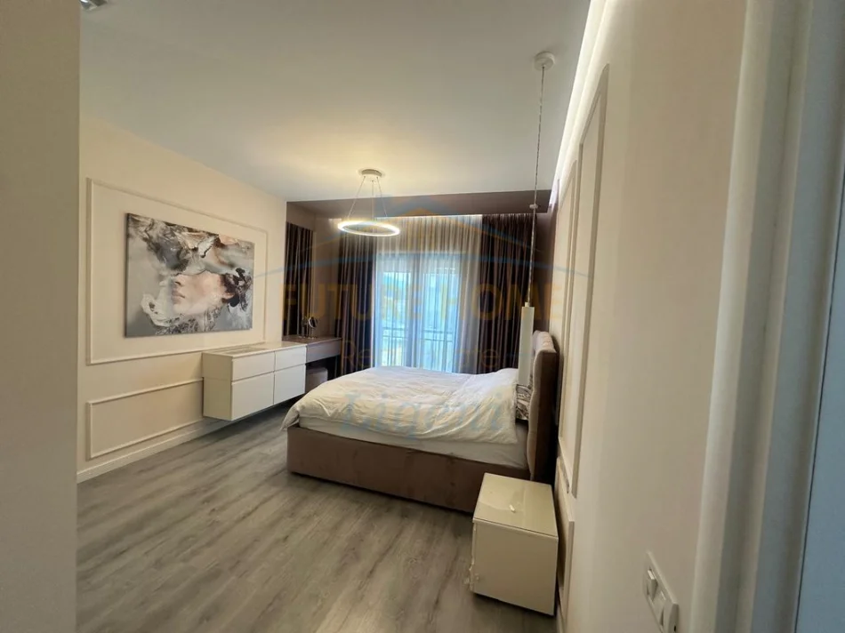 Tirane, jepet me qera apartament 2+1+PARKIM , Kati 3, 92 m² 850 € (GREEN CITY , UNAZA E RE)