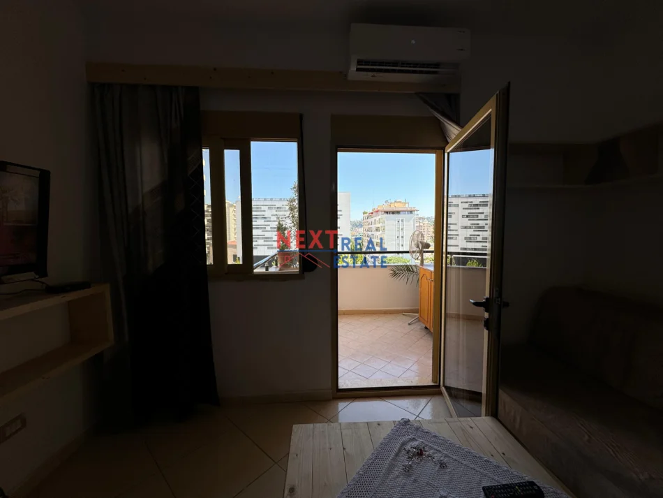 Vlore, jepet me qera apartament 2+1+Ballkon Kati 7, 110 m² 550 € (FILLIM I LUNGOMARES)