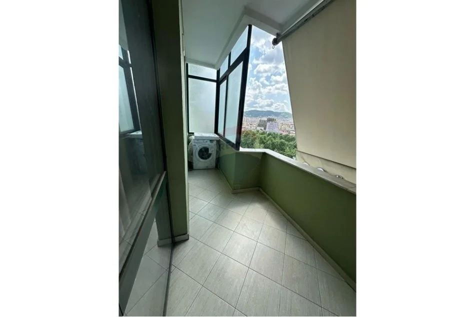 Tirane, jepet me qera apartament 1+1 Kati 9, 70 m² 650 € (Bulevardi Gjergj Fishta)