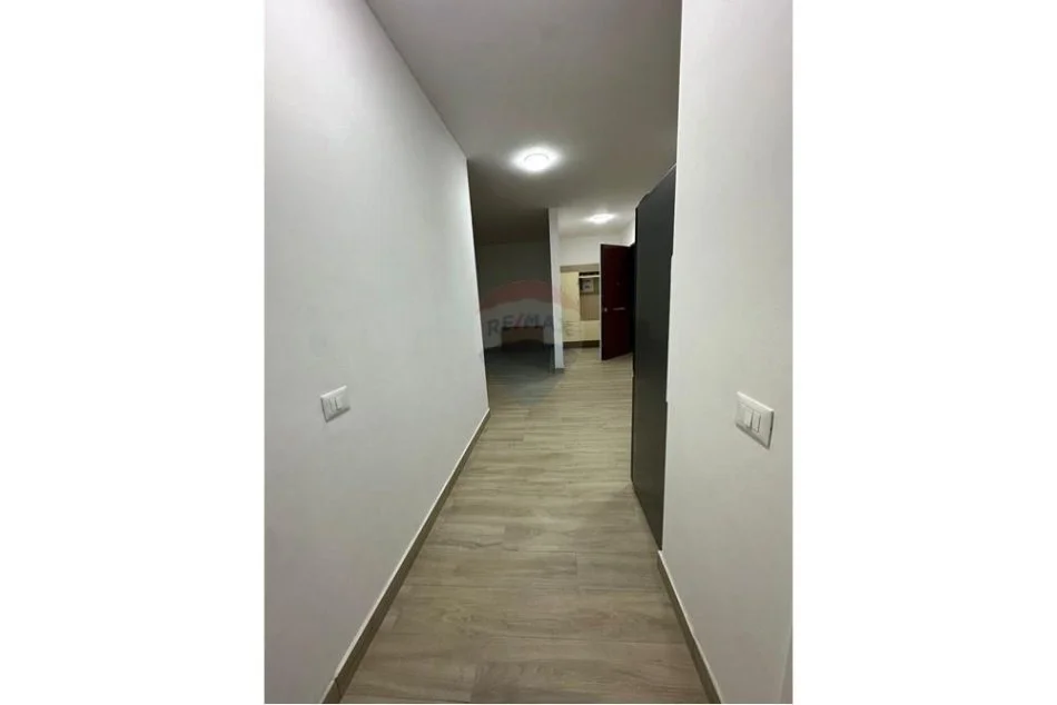 Tirane, jepet me qera apartament 2+1+Aneks+Ballkon Kati 4, 115 m² 900 € (Kompleksi Delijorgji)