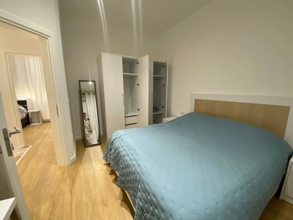 Tirane, jepet me qera Vile 2+1+Aneks+Ballkon Kati 2, 100 m² 1.000 € (Rruga Qemal Stafa)