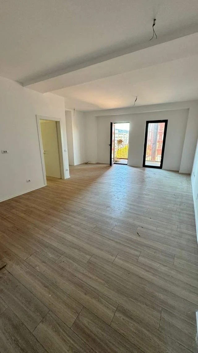Tirane, shitet apartament 3+1+BLK Kati 7, 160 m² 310.000 Euro (Rruga Kavajes)