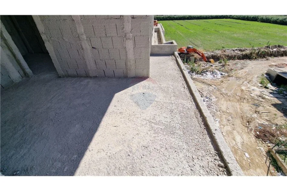 Radhime - Orikum, shitet apartament 1+1 Kati 3, 38 m² (Radhime)