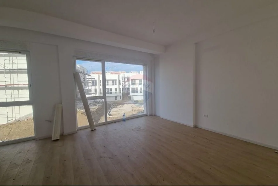 Tirane, jepet me qera , 275 m² 850 € (Aba Residence)