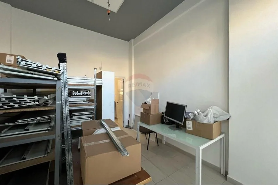 Tirane, shitet ambjent biznesi , 386 m² 350.000 € (Rruga Riza Cerova)