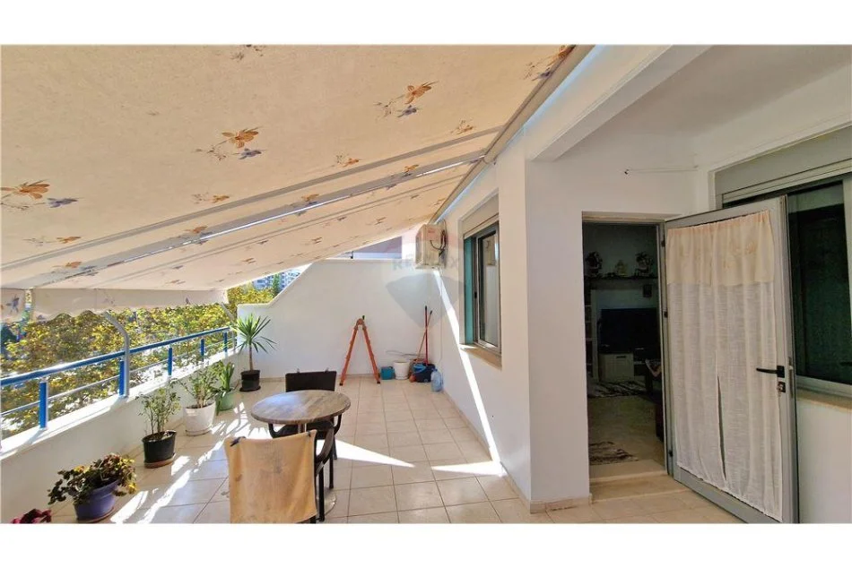 Vlore, shitet apartament 1+1+Ballkon Kati 3, 94 m² 97.000 € (Transballkanike)