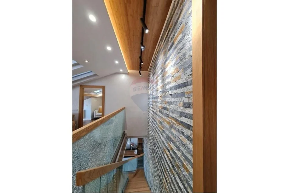 Tirane, shitet apartament duplex Dublex Kati 5, 189 m² 445.000 € (KODRA E DIELLIT)