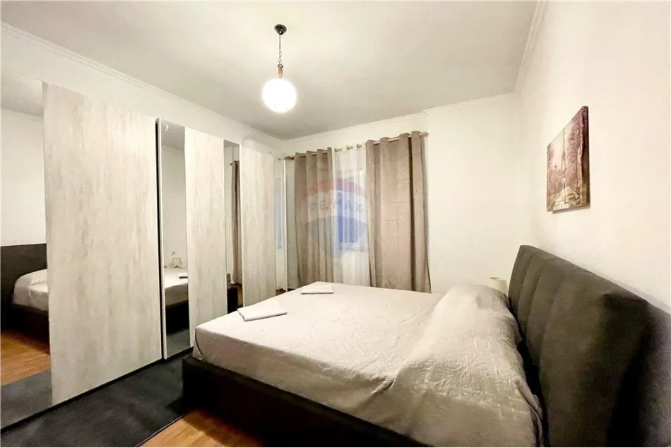 Tirane, jepet me qera apartament , 100 m² (Bulevardi Gjergj Fishta)