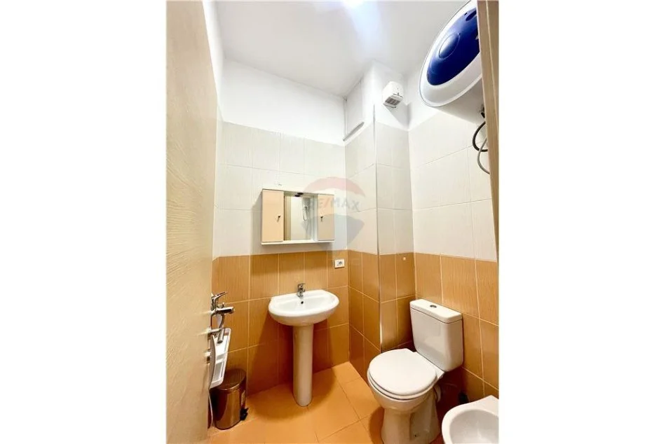 Tirane, jepet me qera apartament , 100 m² (Bulevardi Gjergj Fishta)