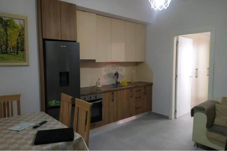 Shqiperi, jepet me qera apartament 1+1+Ballkon Kati 3, 59 m² 401 € (Kodra e Diellit)