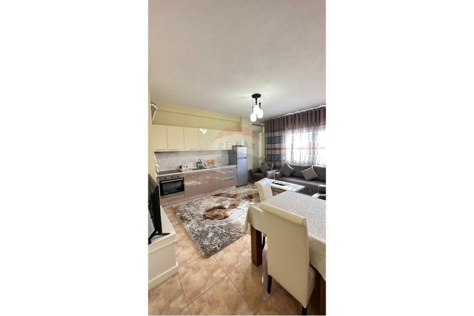 Tirane, jepet me qera apartament 2+1 Kati 5, 82 m² 700 € (Zogu i Zi, Shqipëri)