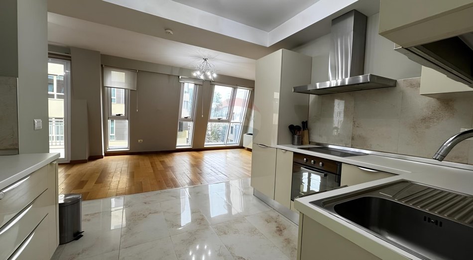 Tirane, jepet me qera apartament 3+1 Kati 5, 220 m² 2.200 € (Rruga e Elbasanit)