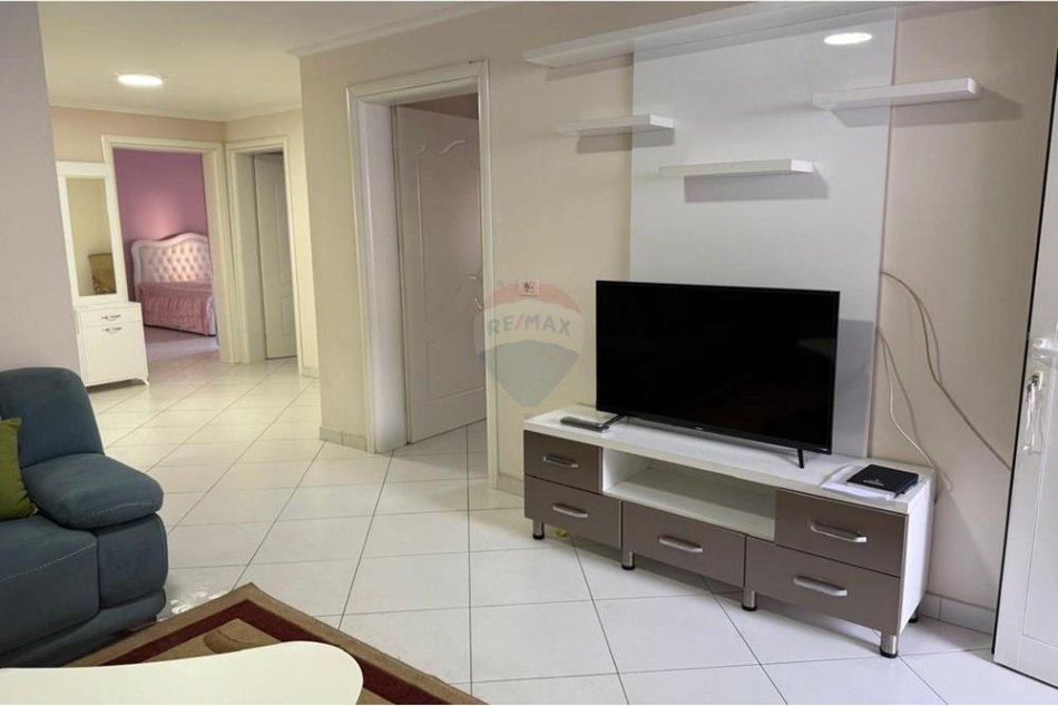 Tirane, jepet me qera apartament 2+1 Kati 1, 130 m² 600 € (Don Bosko)