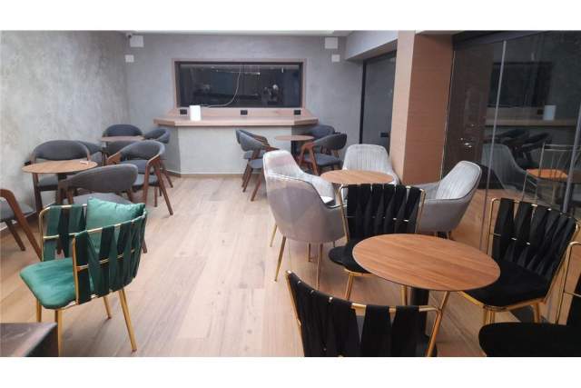 Tirane, jepet me qera ambjent biznesi Kati 0, 90 m² 900 Euro (Pazari i Ri)
