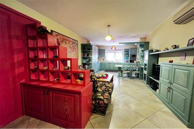 Tirane, jepet me qera apartament 2+1+BLK Kati 3, 100 m² 600 Euro (Liqeni i Thate)