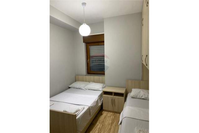 Tirane, jepet me qera apartament 2+1+BLK Kati 5, 90 m² 600 Euro (Rryga Dibres)
