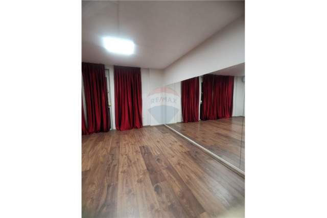 Tirane, jepet me qera apartament 1+1 Kati 4, 400 Euro (Rruga Kavajes)