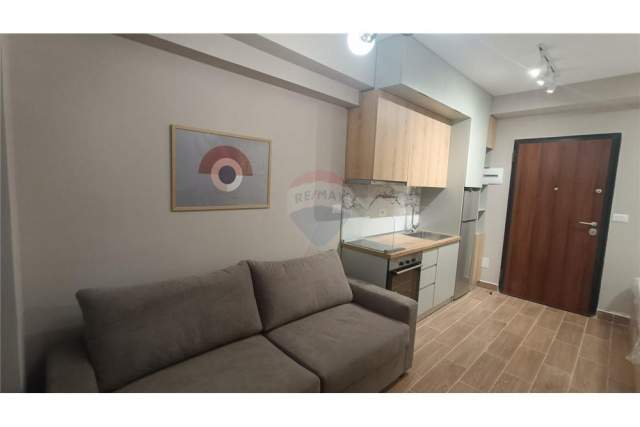 Tirane, jepet me qera garsonier 1+1 Kati 0, 30 m² 390 Euro (Mihal Popi)