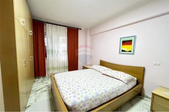 Tirane, jepet me qera apartament 1+1 Kati 1, 60 m² 400 Euro (Margarita Tutulani)