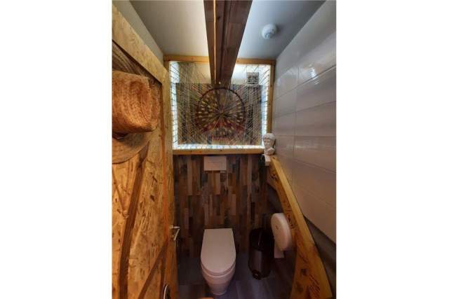 Tirane, jepet me qera bar-resorant Kati 0, 146 m² 3.500 Euro (Rruga Kavajes)