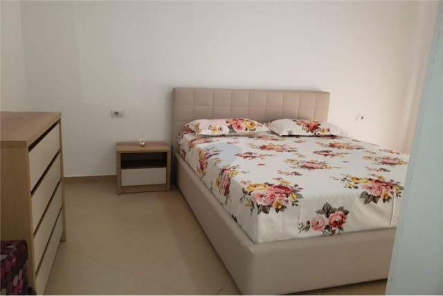 Tirane, jepet me qera apartament 3+1+BLK Kati 2, 115 m² 450 Euro (Don Bosko)