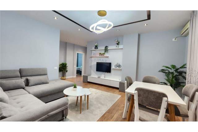 Tirane, jepet me qera apartament 2+1 Kati 1, 90 m² 680 Euro (Kompleksi Kontakt)