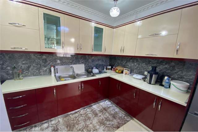 Tirane, jepet me qera apartament 2+1+BLK Kati 5, 82 m² 450 Euro (Fusha Aviacionit)
