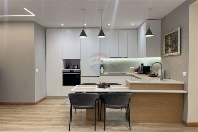 Tirane, shitet apartament 2+1+BLK Kati 2, 123 m² 164.000 Euro (Rruga Dibres)