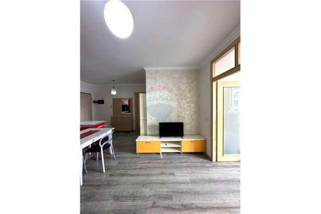 Tirane, jepet me qera apartament 2+1+BLK Kati 7, 81 m² 450 Euro (Kompleksi Kontakt)