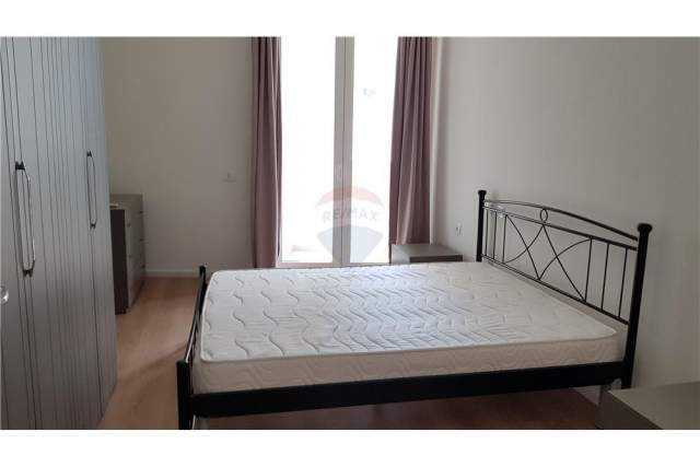 Tirane, jepet me qera apartament 2+1+BLK Kati 3, 120 m² 650 Euro (Rruga Frosina Plaku)