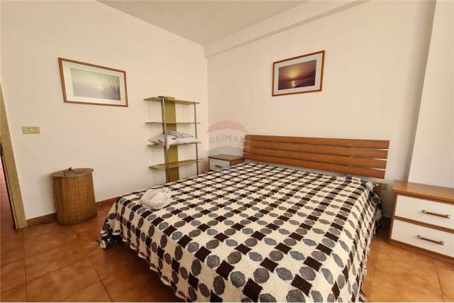 Tirane, jepet me qera apartament 2+1+BLK Kati 9, 100 m² 450 Euro (Rruga Elbasanit)