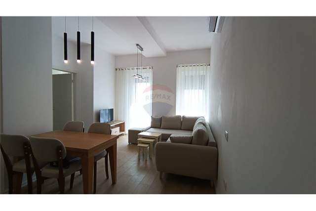 Tirane, jepet me qera 1+1+BLK Kati 10, 62 m² 450 Euro (Siri Kodra)