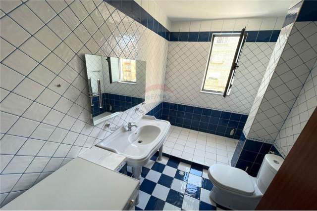 Tirane, jepet me qera apartament 2+1+BLK Kati 2, 128 m² 550 Euro (Shkolla Baletit)